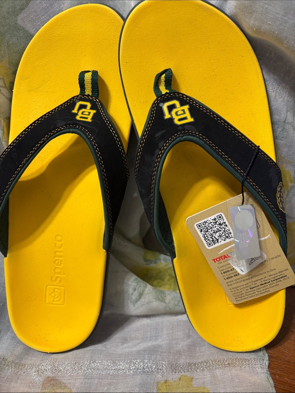 Spenco Men's Yellow & Black Comfort Flip-Flops with Cushioned Footbed